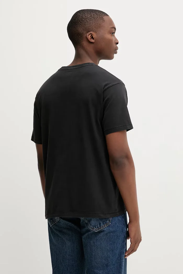 Levi's Тениска мъжка в черно с изчистен дизайн