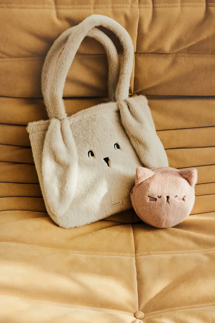 Liewood Детска чанта Lexi Plush Rabbit Totebag в бежово LW20810