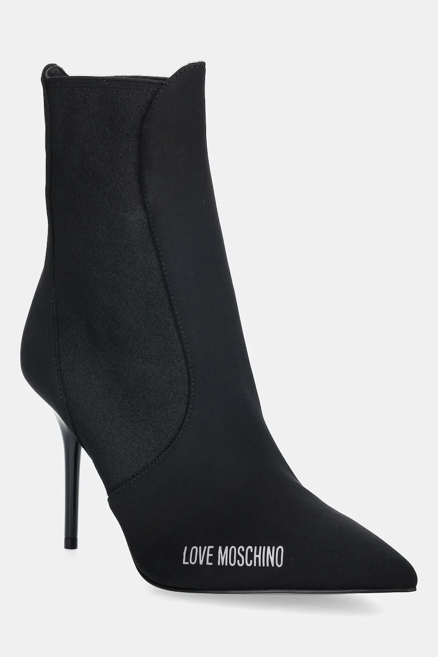 Love Moschino Боти