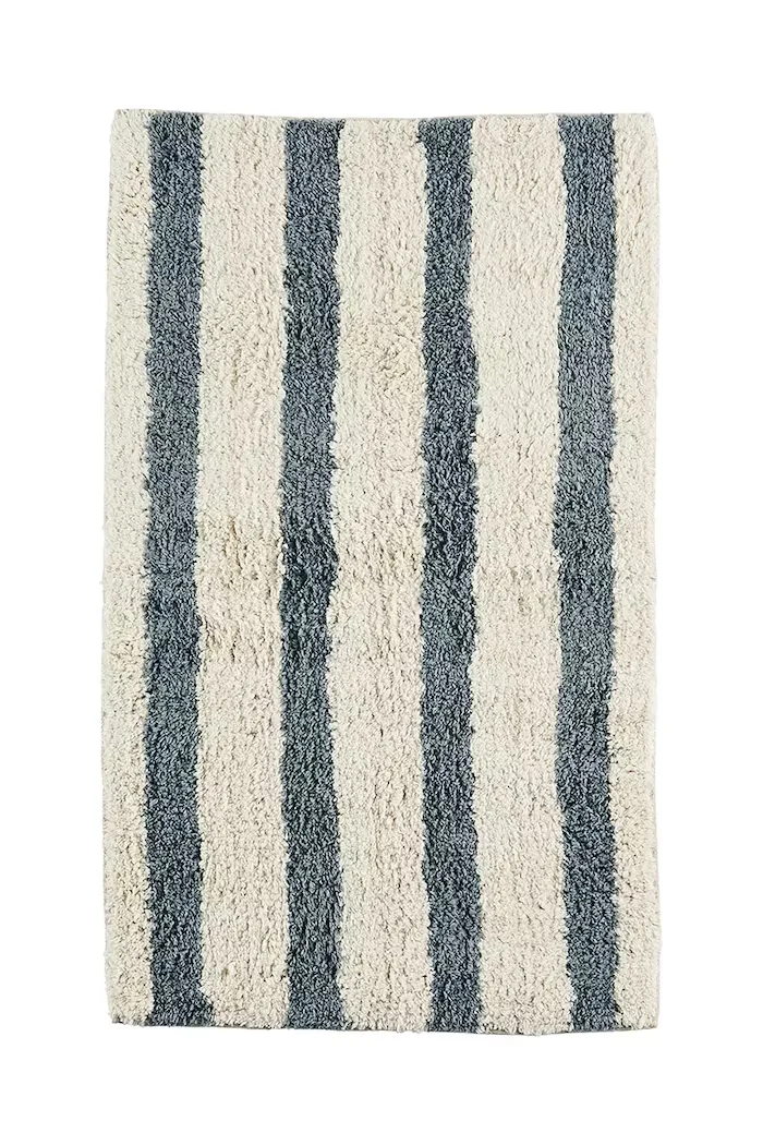 Madam Stoltz Килимче за баня Striped Tufted