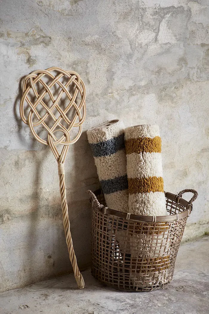 Madam Stoltz Килимче за баня Striped Tufted