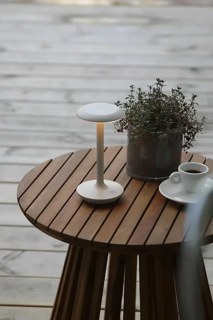 Markslöjd Безжична led настолна лампа Petit 20 x 10 cm в бяло