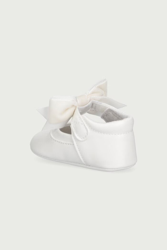 Mayoral Newborn обувки за бебе бели 9158
