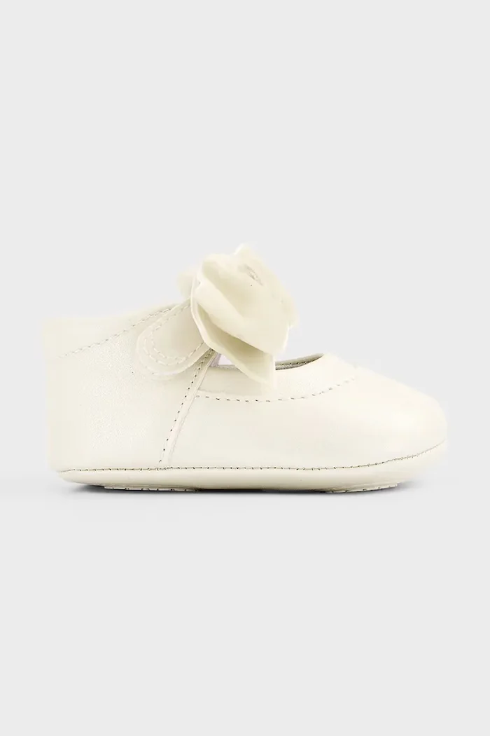 Mayoral Newborn обувки за бебе бежови 9158