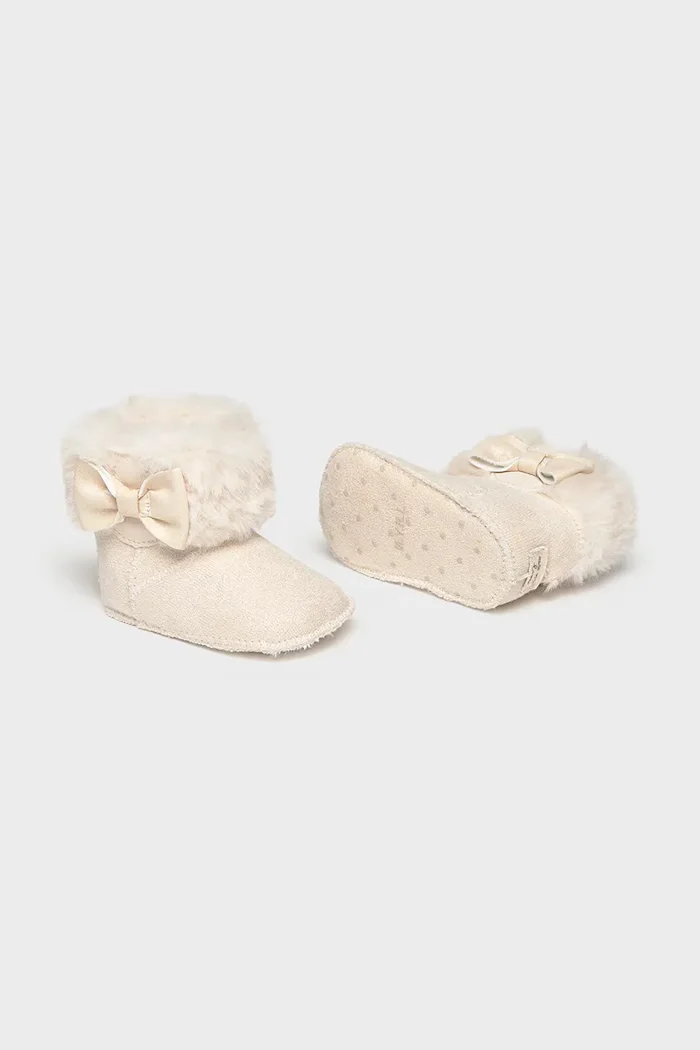 Mayoral Newborn обувки за бебе бежови 9163