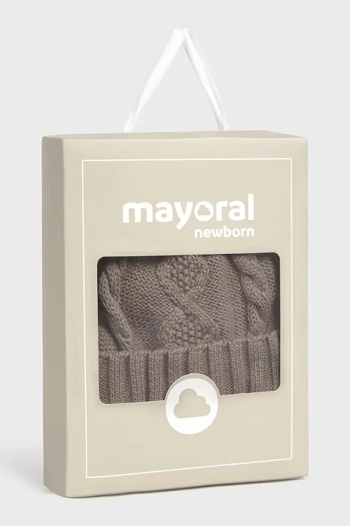 Mayoral Newborn шапка с помпон за бебе от памучна материя кафява 9120
