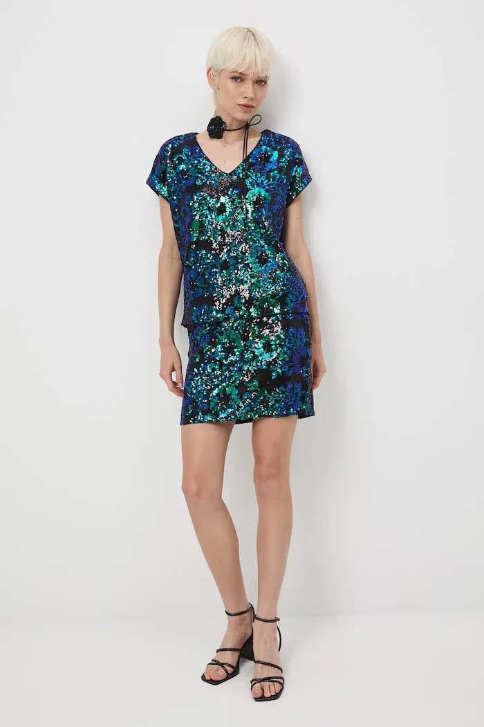Medicine Пола къса със стандартна кройка