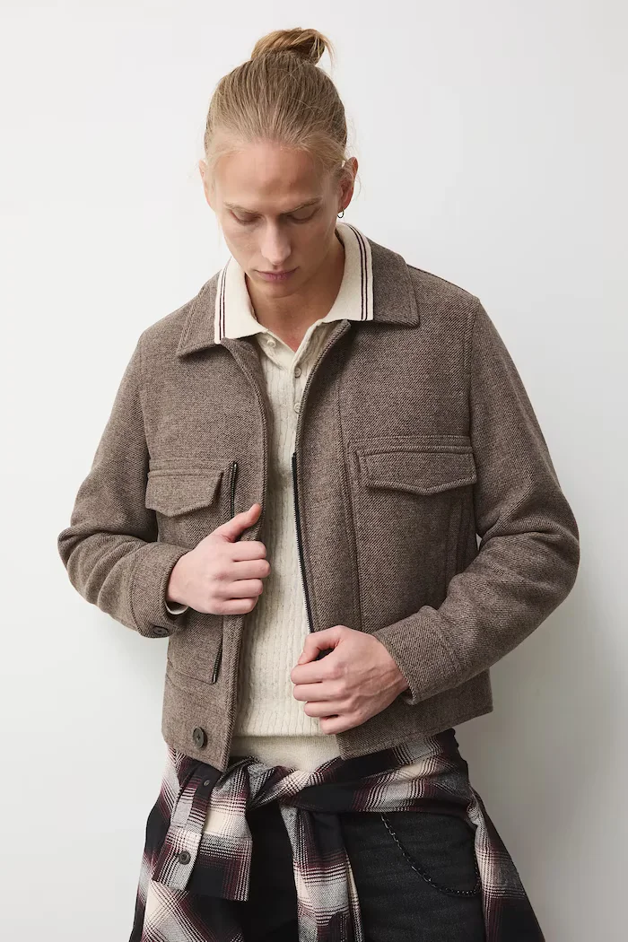 Medicine Яке тип риза в кафяво преходен модел