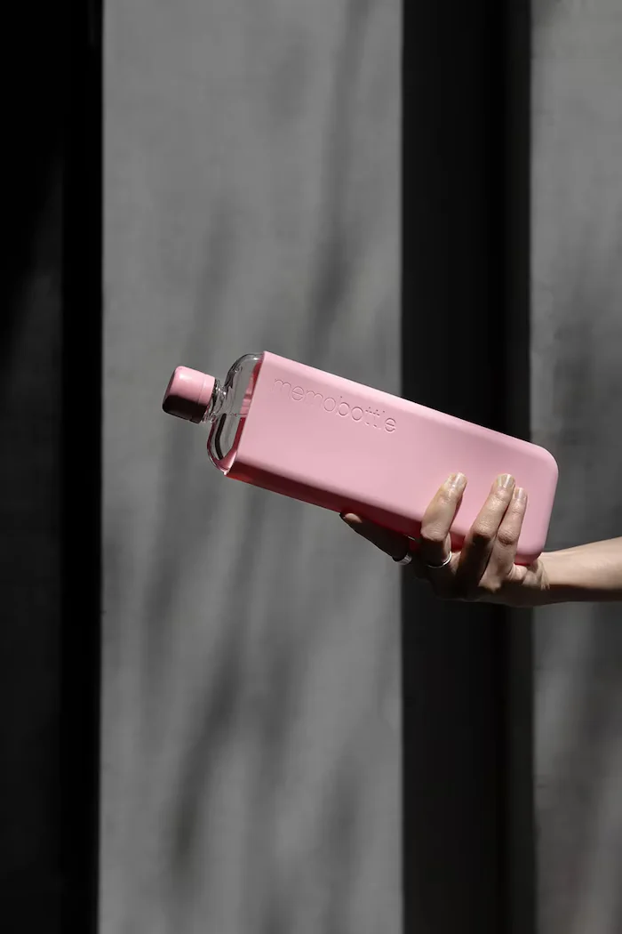 memobottle Бутилка за вода Original Slim 450 ml в розово