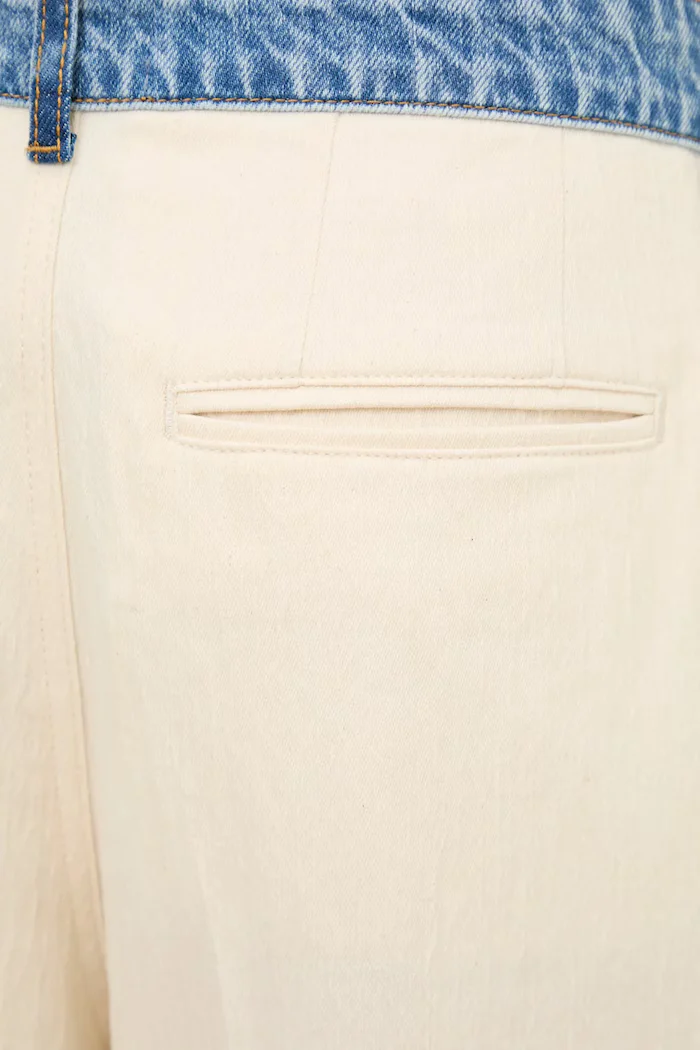 Moschino Jeans Панталон в бежово с широка каройка с висока талия 0346 3717