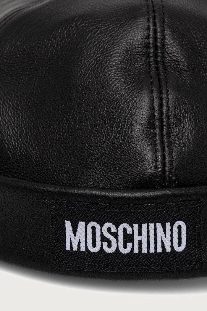 Moschino шапка мъжка от кожа черна M5927 60811