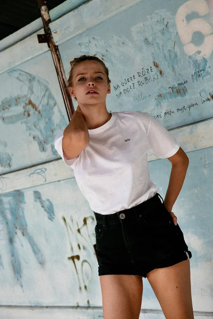 Muuv. Muuv уголемена тениска дамска от памук '80s бяла