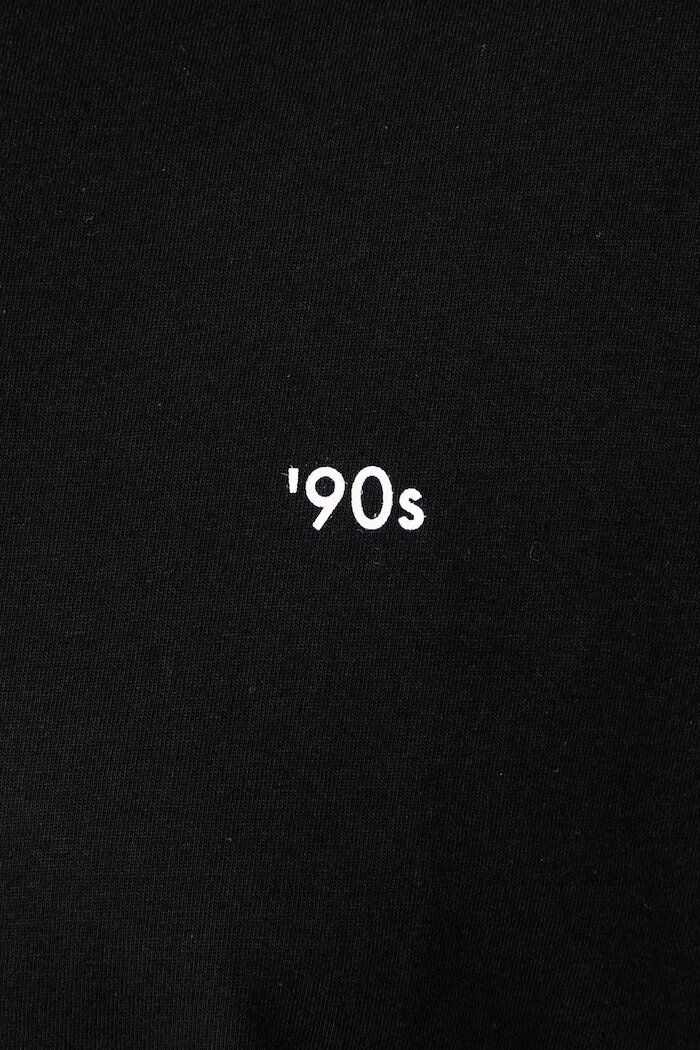 Muuv. Muuv уголемена тениска дамска от памук '90s черна