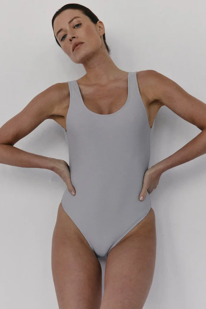 Muuv. цял бански дамски V SWIMSUIT сив