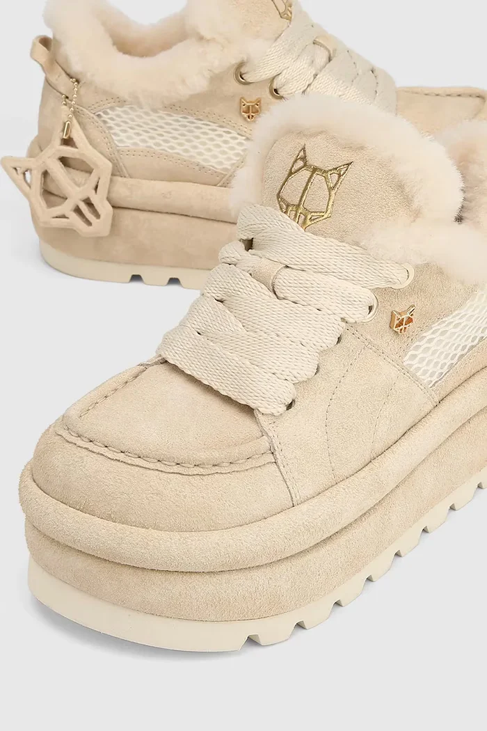 Naked Wolfe Велурени ботуши Beau в бежово Beau Ice Suede