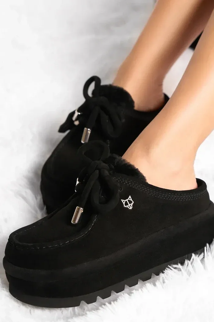 Naked Wolfe Велурени чехли Blizzard в черно Blizzard Suede Shearling Black