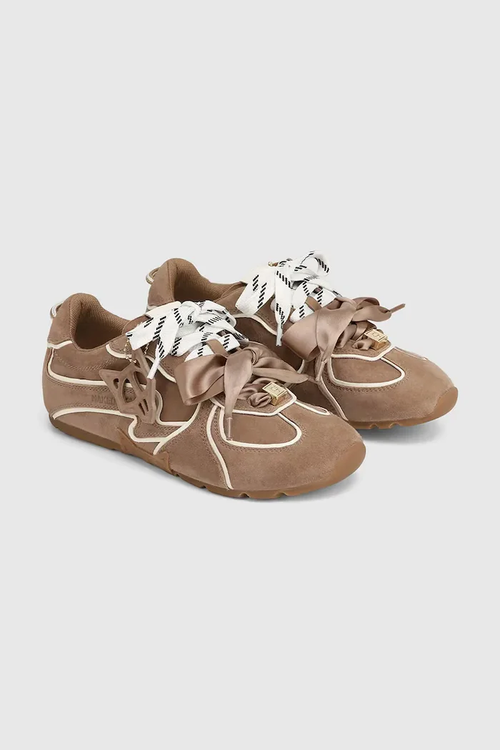 Naked Wolfe Велурени маратонки Adored в бежово Adored Mushroom Suede