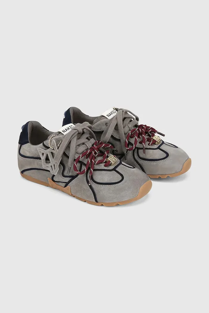 Naked Wolfe Велурени маратонки Adored в сиво Adored Grey Suede