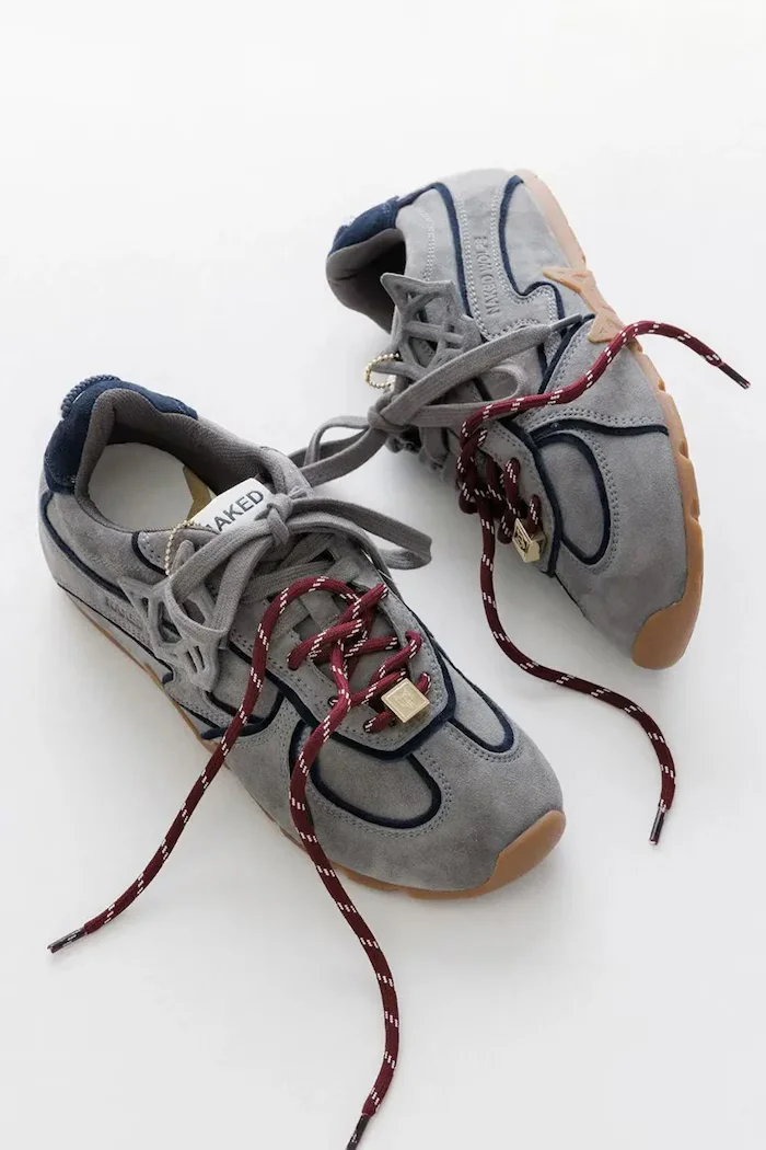 Naked Wolfe Велурени маратонки Adored в сиво Adored Grey Suede