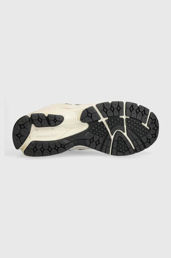 New Balance 2002 бежови M2002RCC