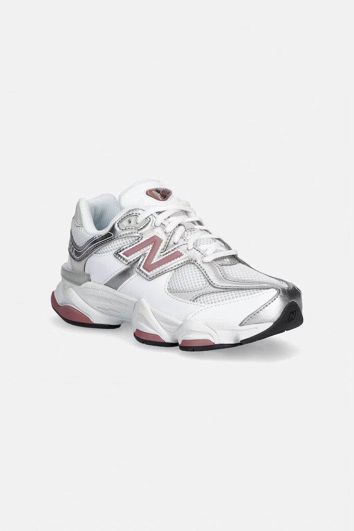 New Balance 9060 маратонки за деца бели G906082T