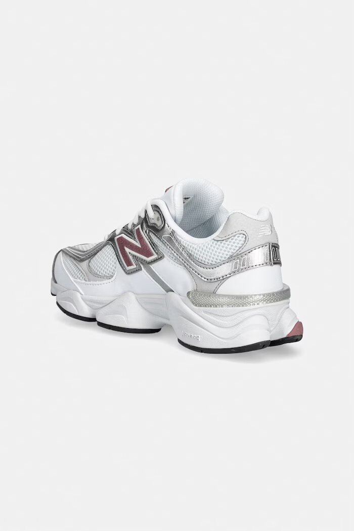 New Balance 9060 маратонки за деца бели G906082T