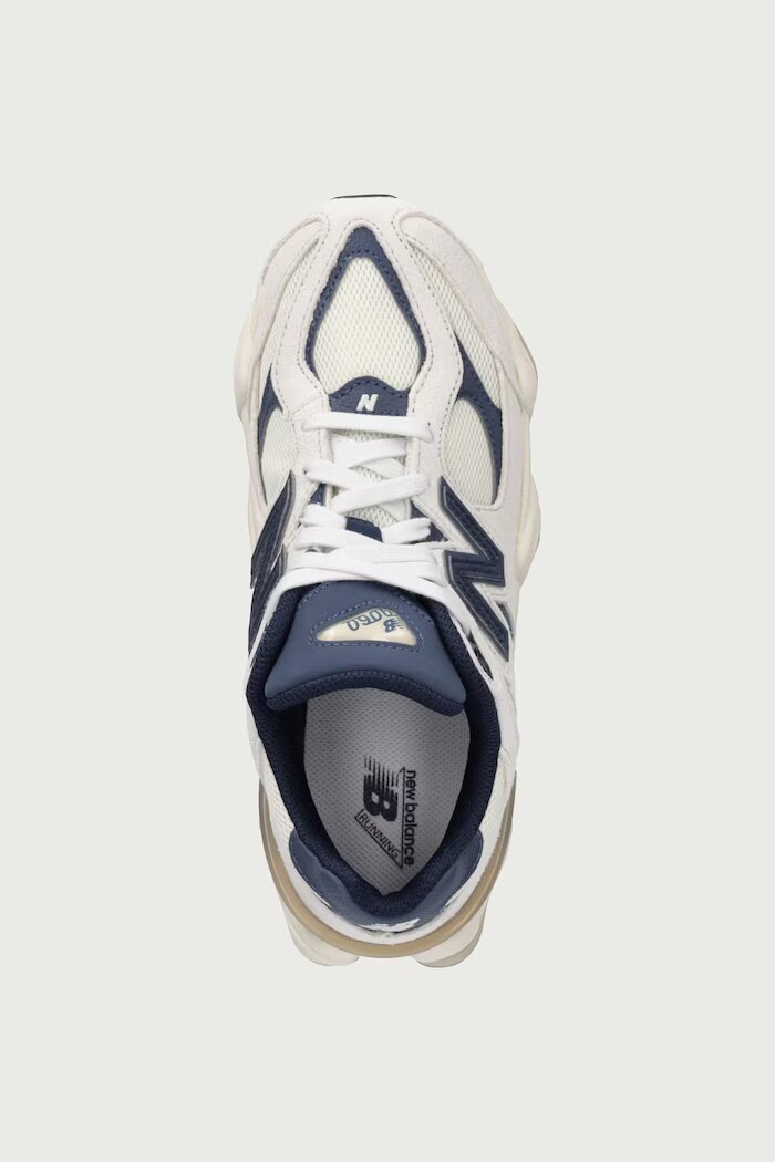 New Balance 9060 маратонки за деца бежови G90602JM