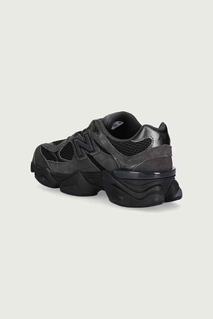 New Balance 9060 маратонки за деца черни G90606YK
