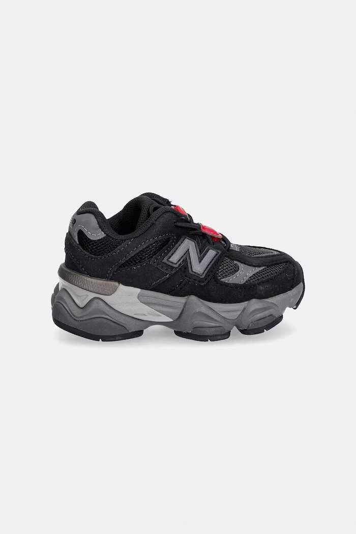 New Balance 9060 маратонки за деца черни IV9060BK