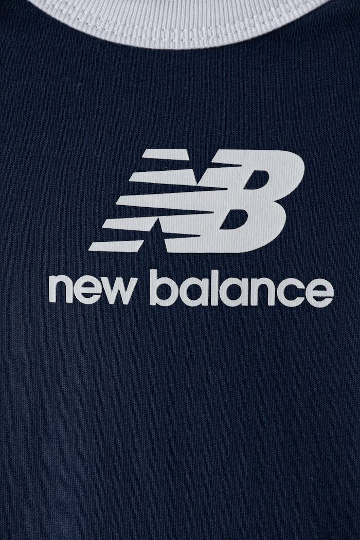 New Balance боди за бебе от памук тъмносиньо LAKB0106