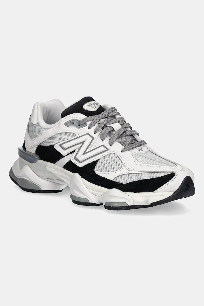 New Balance Маратонки 9060 в бежово U9060JBB