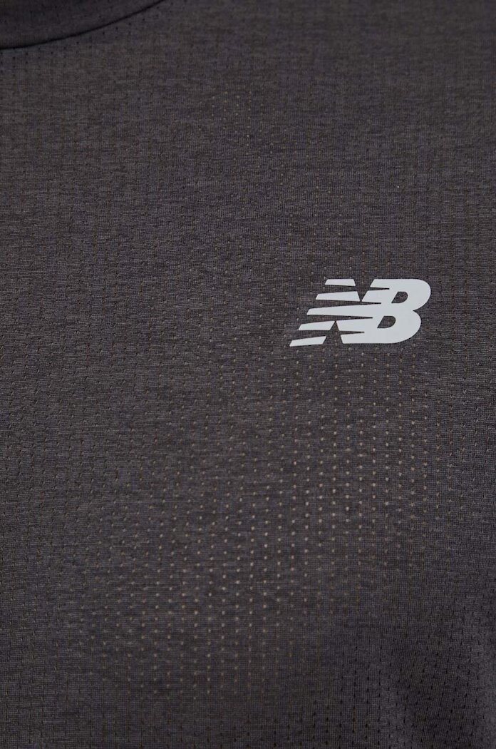 New Balance Тениска за трениране Athletics MT41253BK в черно с изчистен дизайн