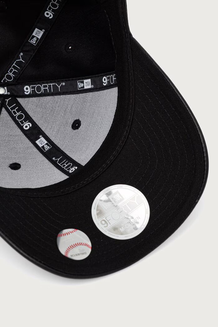 New Era бейзболна шапка DIAMANTE PU 9FORTY® MC черна 60915811