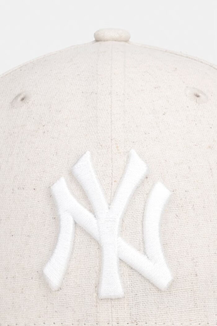 New Era бейзболна шапка с лен LINEN 940 MC NYY бежова 60856285
