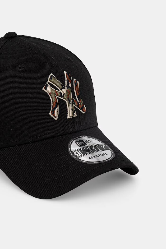 New Era Памучна шапка с козирка CAMO INFILL 9FORTY® в черно 60771853