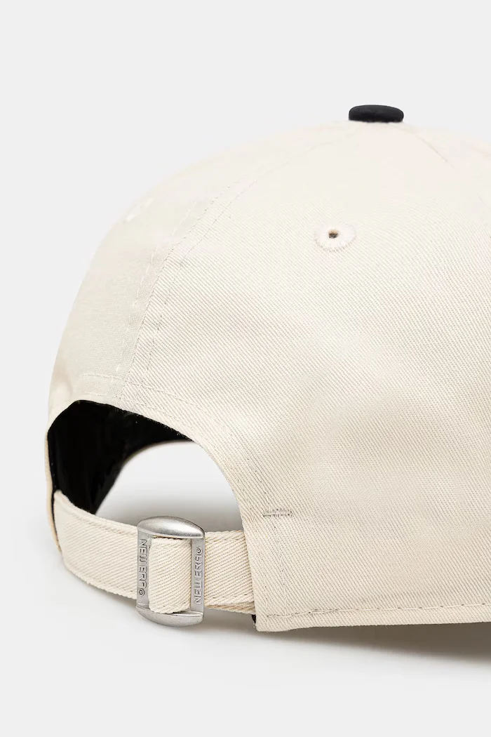 New Era Памучна шапка с козирка COLOURBLOCK 9FORTY® в бежово с десен 60595215
