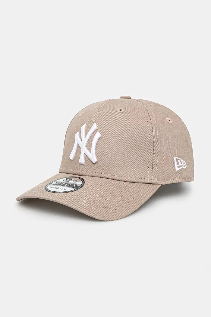 New Era Памучна шапка с козирка LEAGUE ESSENTIAL 9FORTY® в бежово с изчистен дизайн 60471457