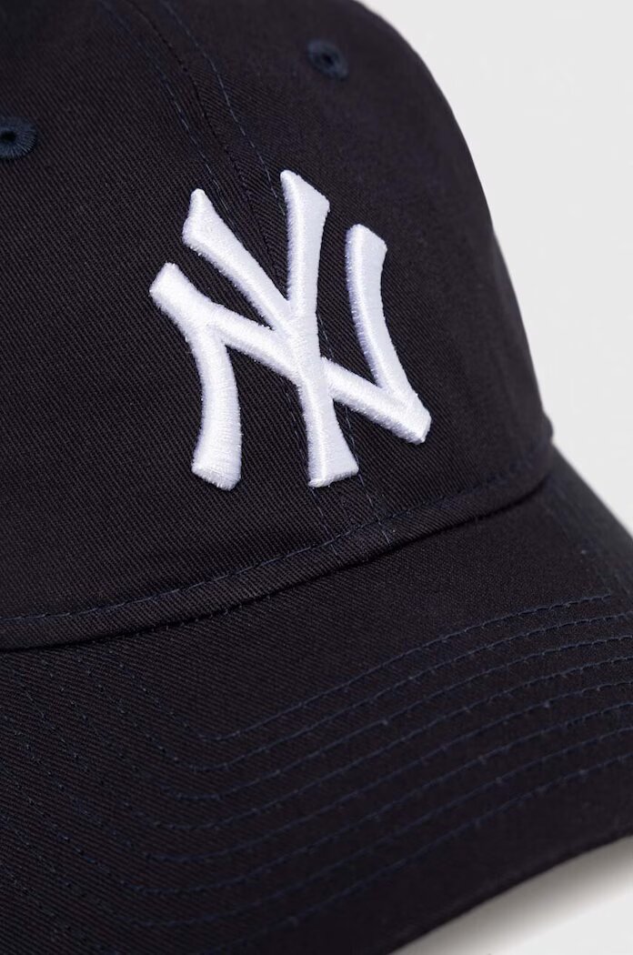 New Era Памучна шапка с козирка LEAGUE ESSENTIAL 9TWENTY® в тъмносиньо с апликация NEW YORK YANKEES 60348850