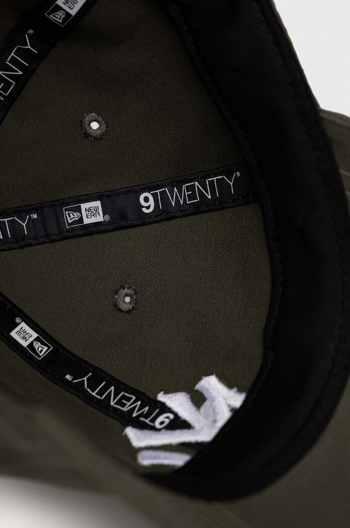 New Era Памучна шапка с козирка LEAGUE ESSENTIAL 9TWENTY® в зелено с десен NEW YORK YANKEES 60348851
