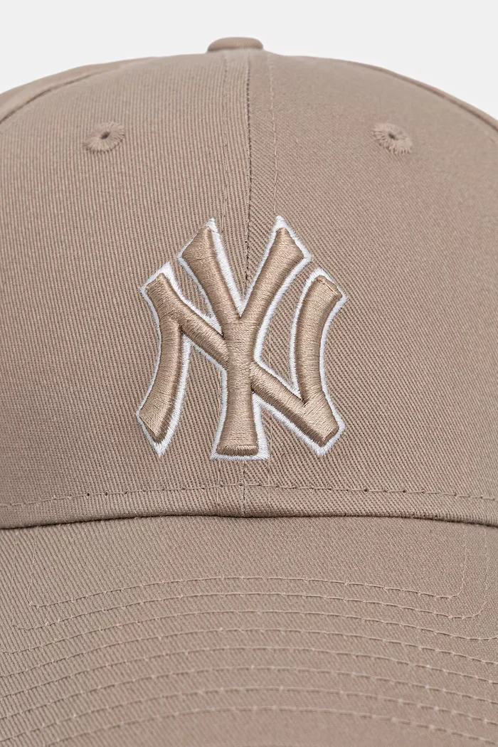New Era Памучна шапка с козирка OUTLINE 9FORTY® в бежово 60675524