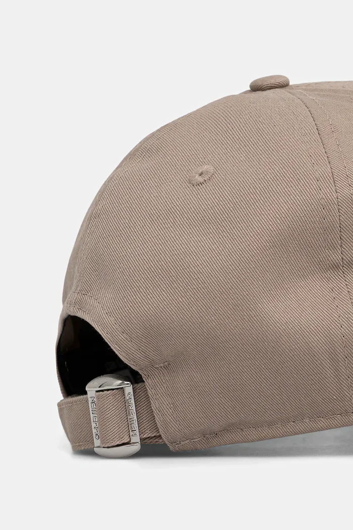 New Era Памучна шапка с козирка OUTLINE 9FORTY® в бежово 60675524