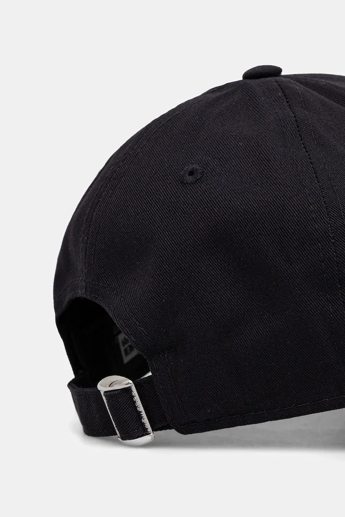 New Era Памучна шапка с козирка OUTLINE 9FORTY® в тъмносиньо 60675523