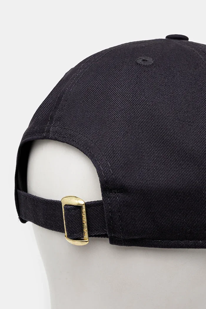 New Era Памучна шапка с козирка в тъмносиньо с апликация 60595196