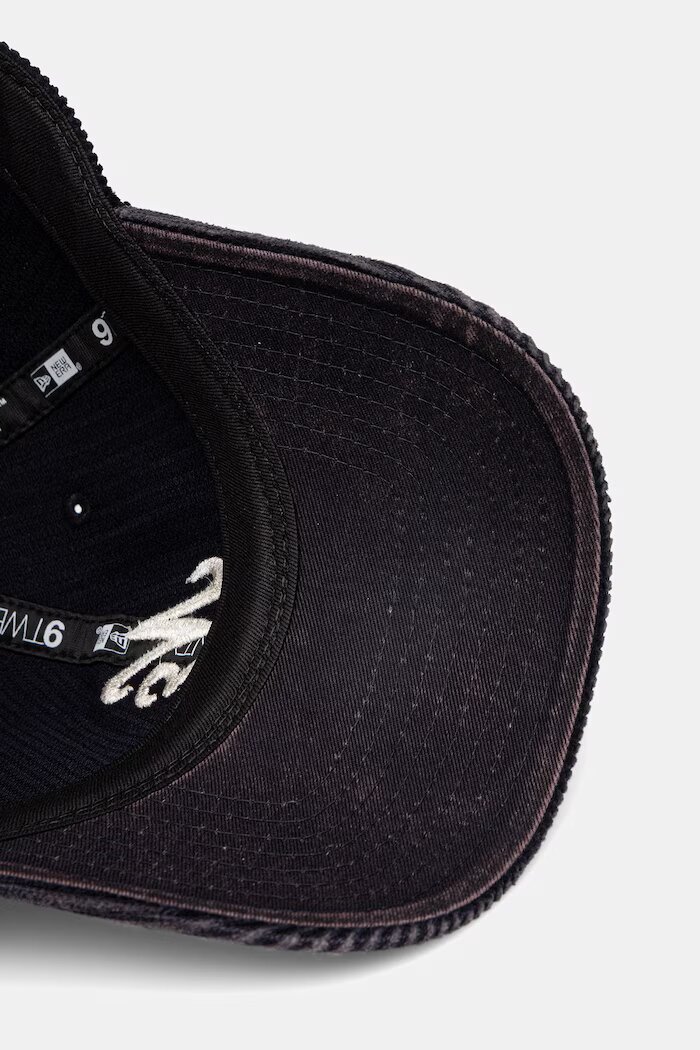 New Era Памучна шапка с козирка WASHED CORD 9TWENTY® в тъмносиньо 60771798