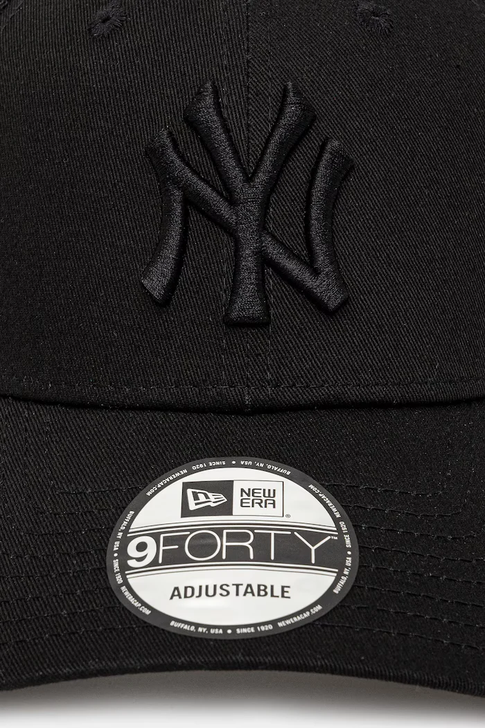 New Era Шапка с козирка HOMEFIELD 9FORTY® TRUCKER в черно с изчистен дизайн 60579078