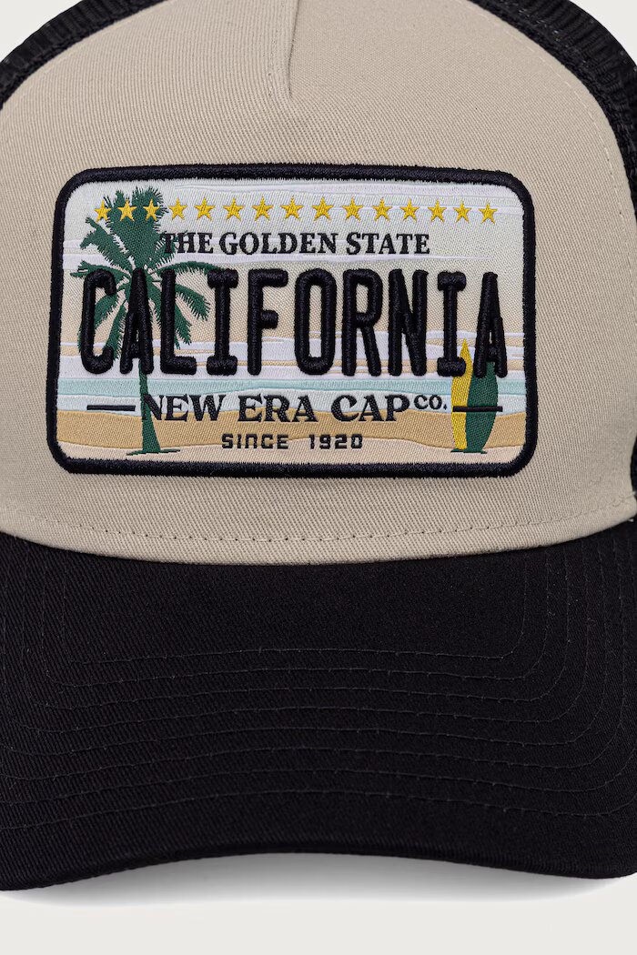 New Era шапка trucker LICENCE PLATE TRUCKER бежова 60915972