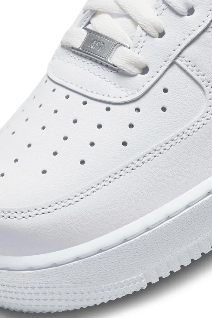 nike sportswear Air Force '07 маратонки мъжки от кожа бели CW2288.111