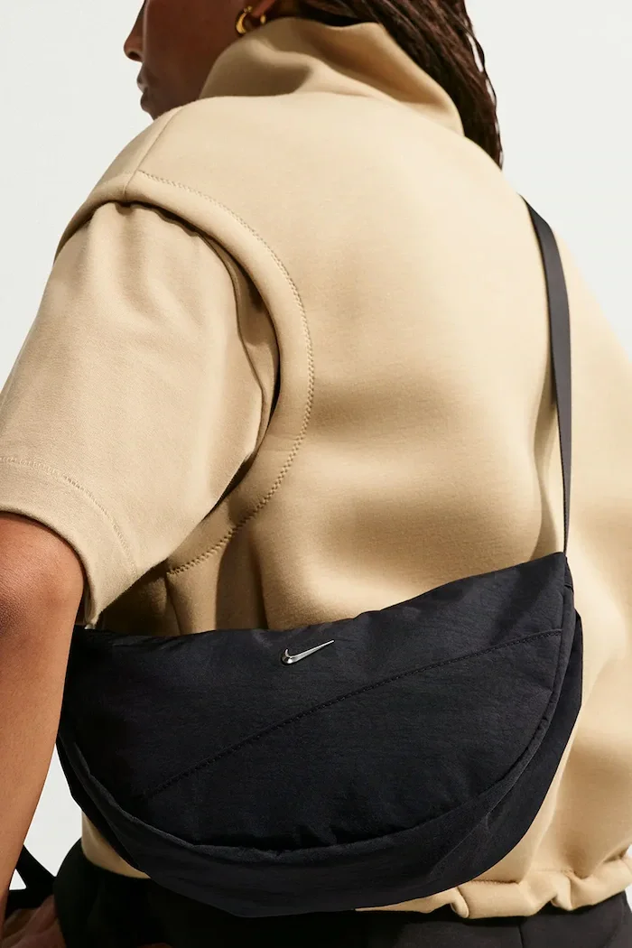 nike sportswear чанта crossbody Aura 4L черна HQ4370.013