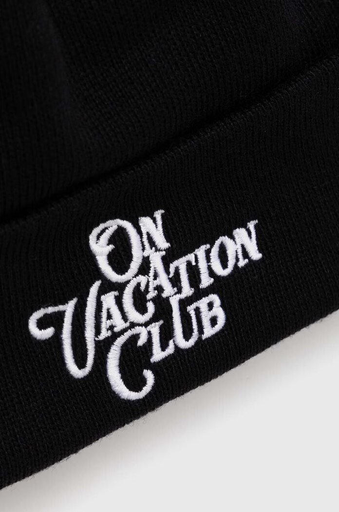 On Vacation Вълнена шапка в черно от плътен трикотаж от вълна