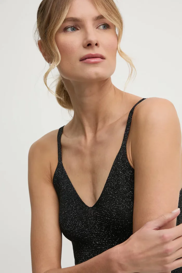 Pepe Jeans Рокля NOELIA в черно среднодълга разкроена PL953643